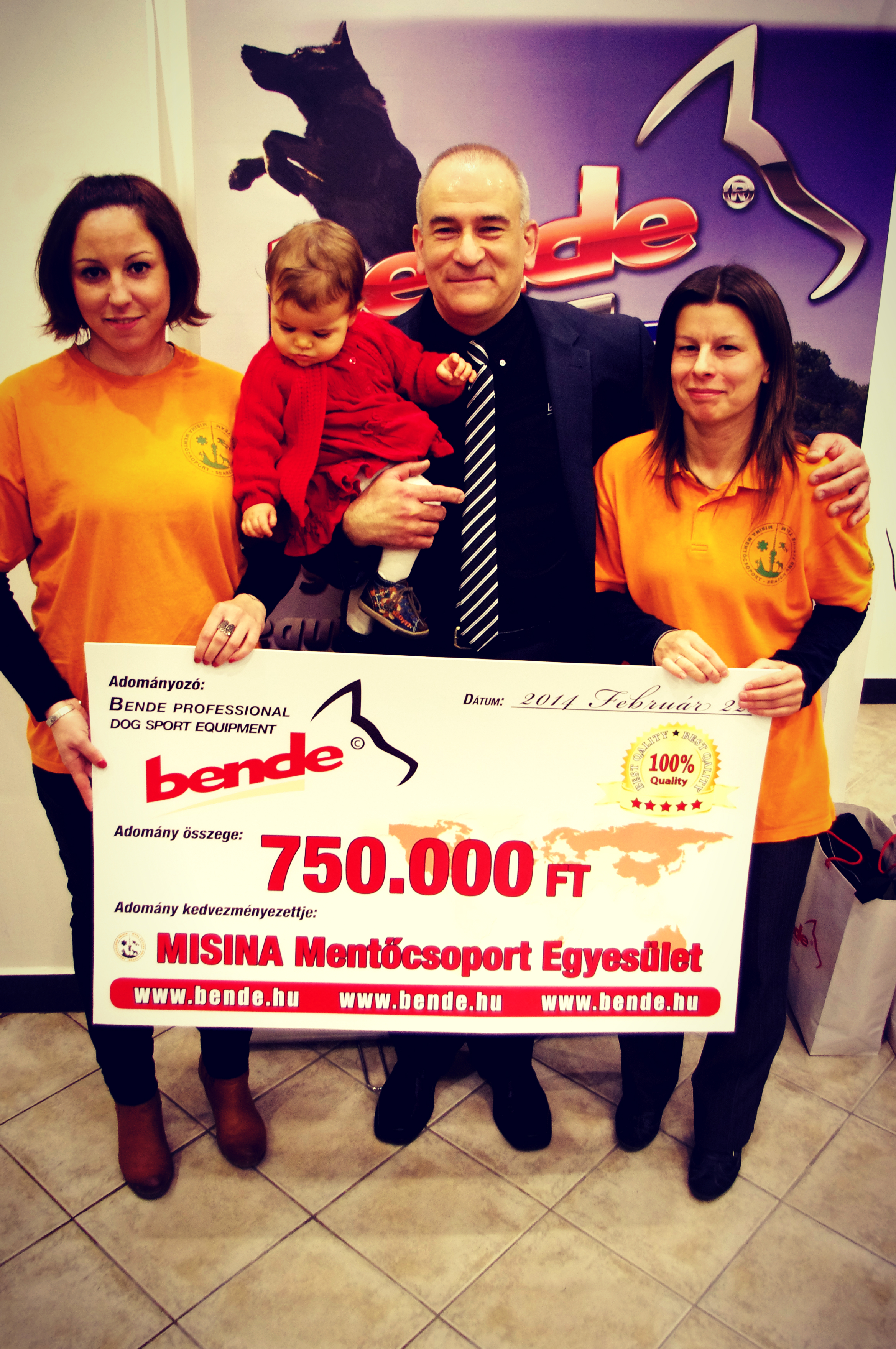 Nagy értékű adomány a MISINA Mentőcsoport Egyesületnek.