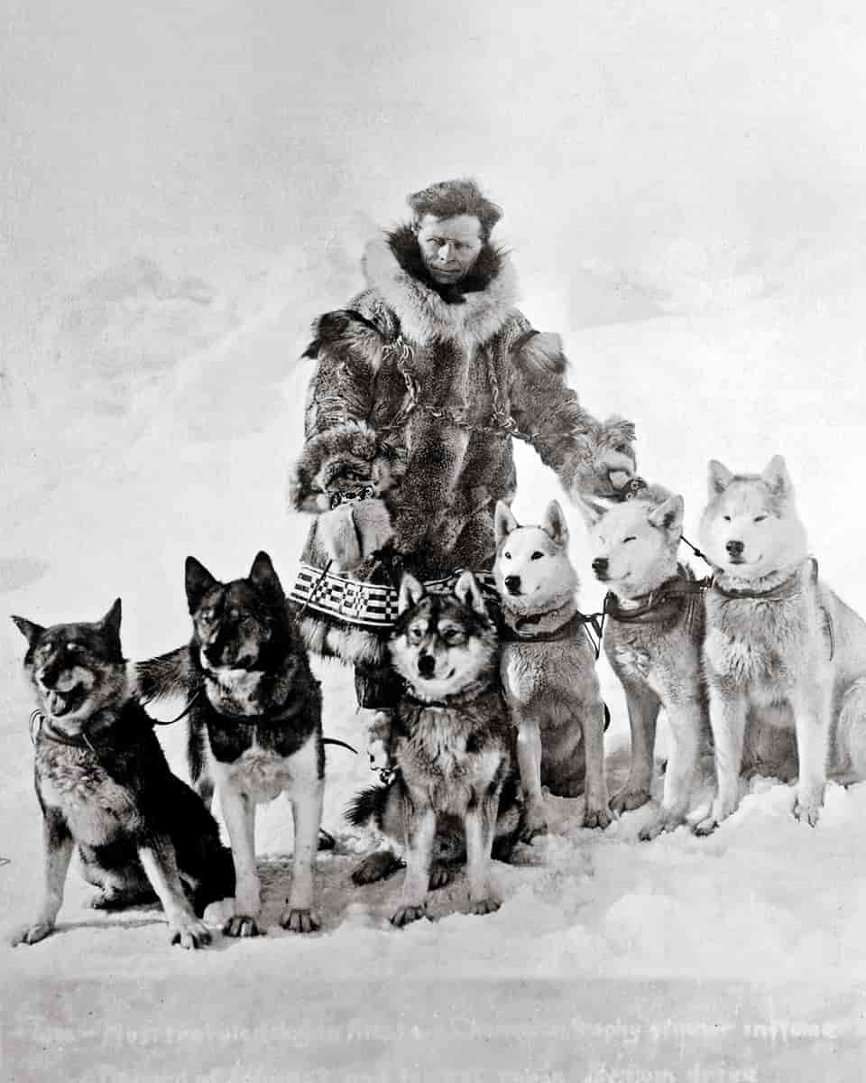 leonhard_seppala_with_dogs.jpg